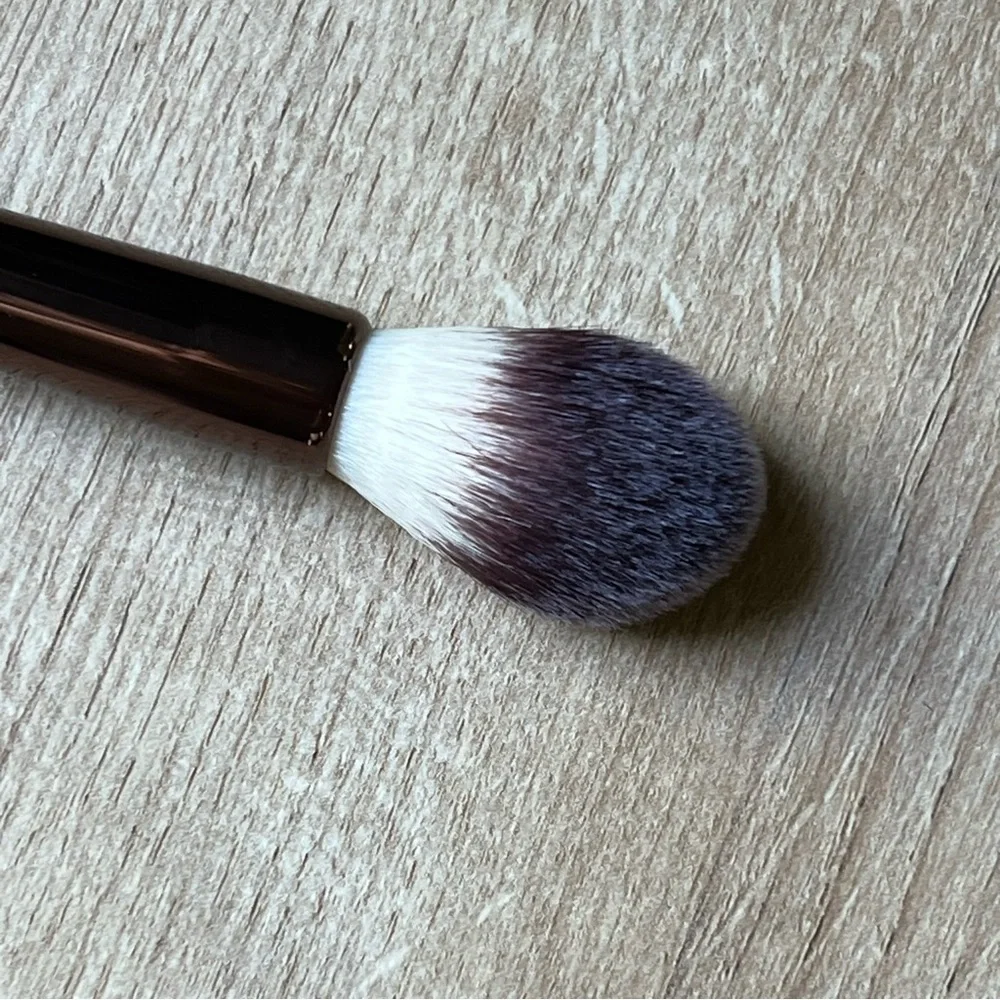 Hourglass Veil Powder Brush  ~NEW~  no box